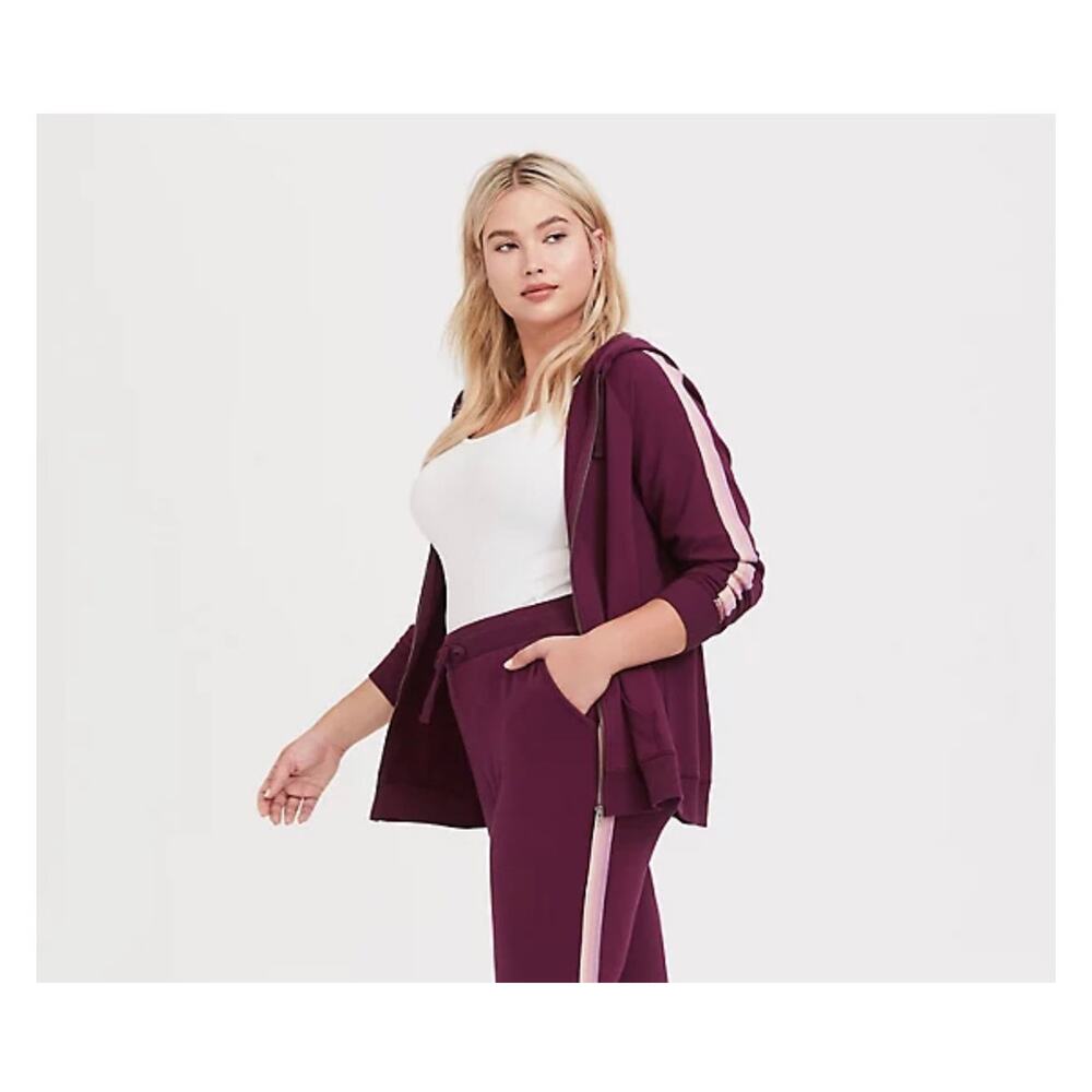 (1) Torrid Zip-up Hoodie